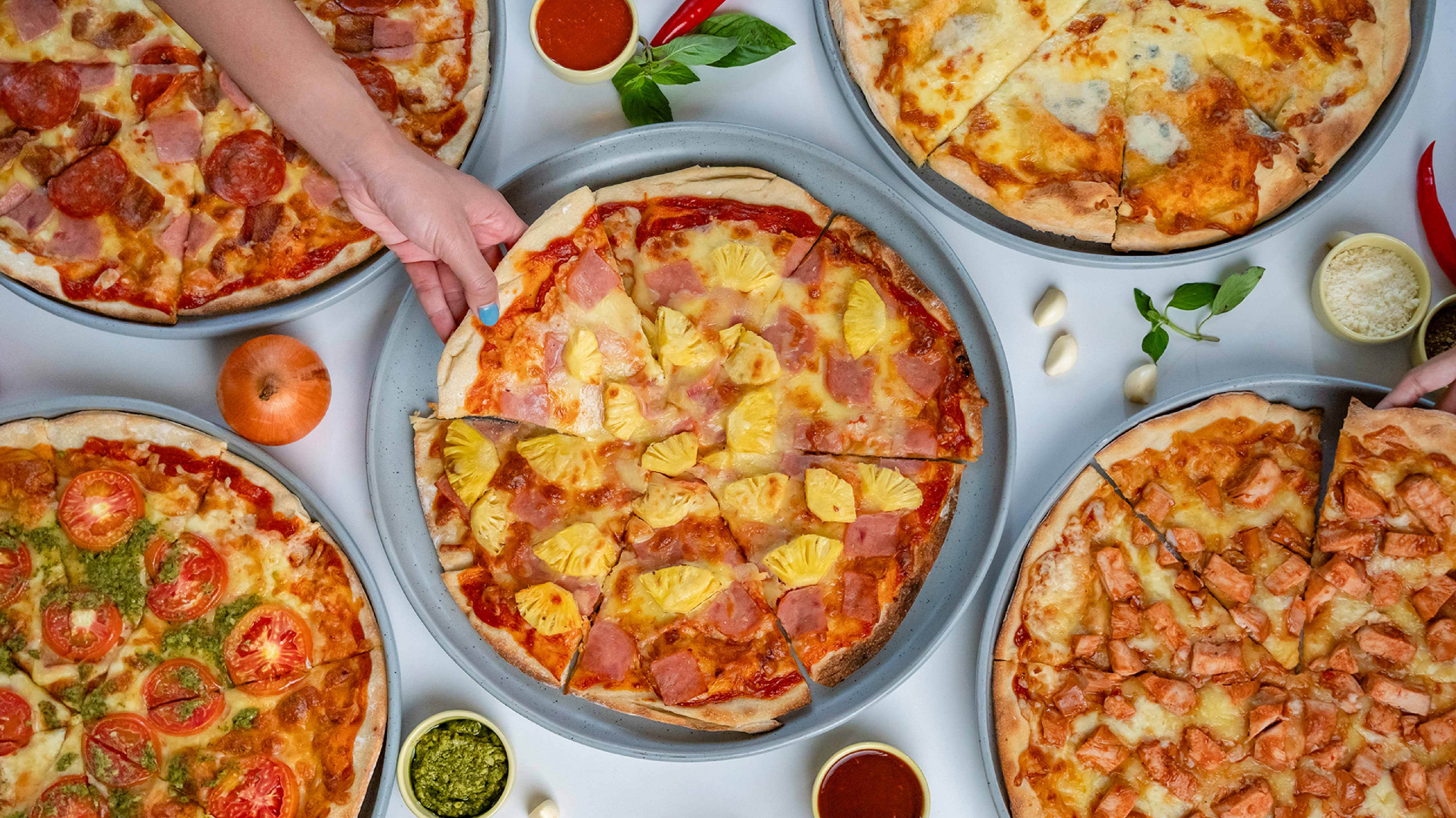 Feast on New York-style pizza buffet with 6 bold, cheesy flavours for only THB399 per person.